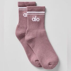 NWT ALO Unisex Half-Crew Throwback Sock Limited Edition Smoky Quartz/White Sz M